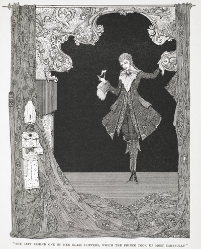 "Hon lämnade efter sig en av sina glastofflor, som Prinsen tog upp mest noggrant." Illustration till berättelsen, Askungen eller Den lilla glastofflan. av Harry Clarke