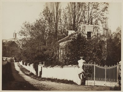 Gata i Louveciennes, ca 1869 (albumentryck från glasnegativ) av Henri Bevan