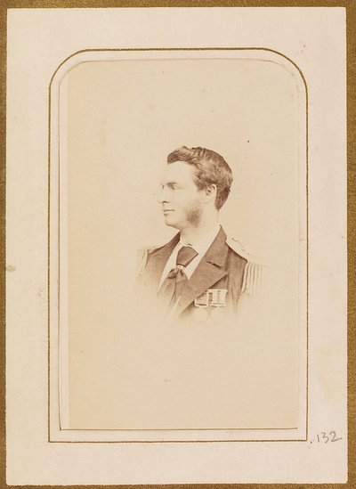 [Porträtt av en man i militäruniform] av Henry Maull and Co.