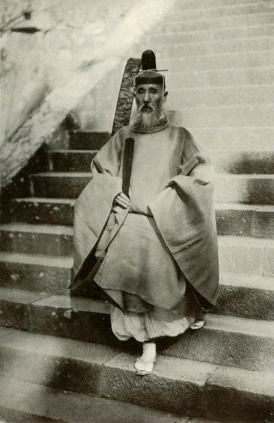 En shintopräst, 1910. av Herbert Ponting