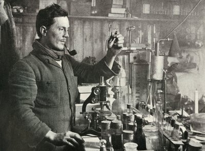 Dr. Atkinson i hans laboratorium, 15 september 1911, 1913 av Herbert Ponting