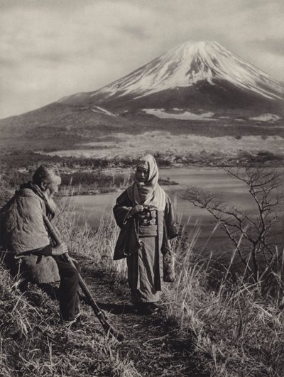 Japan på 1920-talet: Fuji, Japans heligaste berg (s/v foto) av Herbert Ponting