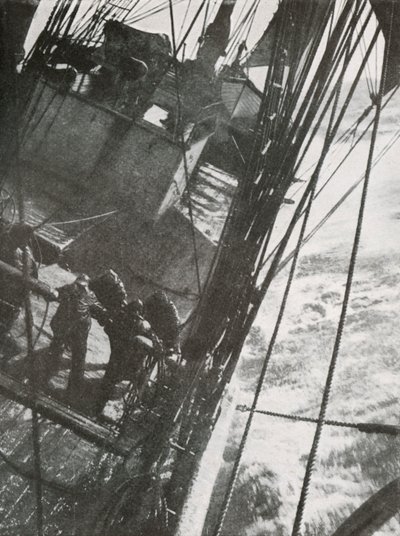 Manning the Pumps, c19101913, 1913 av Herbert Ponting