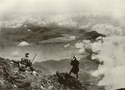 Two Miles Above the Clouds, 1910. av Herbert Ponting