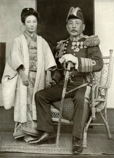 Viceamiral Kamimura och hans dotter Hoshiko, 1910. av Herbert Ponting