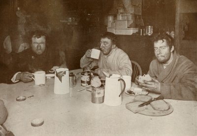 Wilson, Bowers och Cherry-Garrard på deras återkomst från Cape Crozier, 1 augusti 1911, 1913 av Herbert Ponting