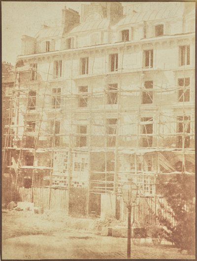 [Uppförande av Galerie de la Madeleine, Place de la Madeleine]. av Hippolyte Bayard