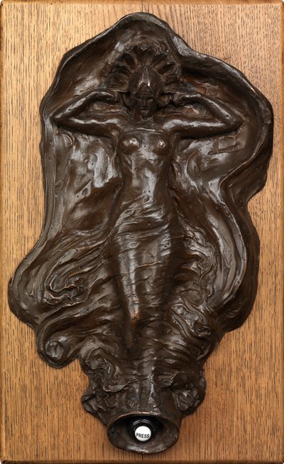 Dörrklocka, figuren av "ljud" (kopparelektrotyp) av Hubert von Herkomer