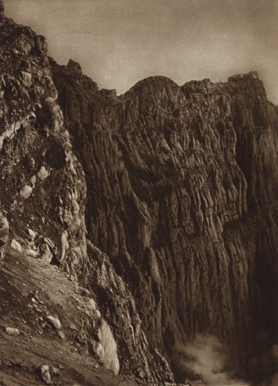 Mexiko: Popocatepetls krater (svartvitt foto) av Hugo Brehme