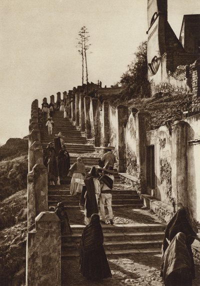 Mexiko: Guadalupe Hidalgo, Uppstigning till kullen Tepeyacac (svartvitt foto) av Hugo Brehme