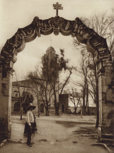 Mexiko: Kyrkan i Acambaro, delstaten Michoacan (svartvitt foto) av Hugo Brehme