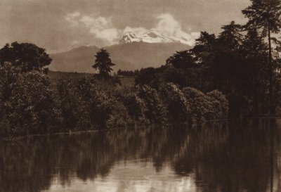 Mexiko: Iztaccihuatl, sett från Miraflores (svartvitt foto) av Hugo Brehme