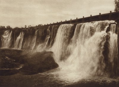 Mexiko: Juanacatlan vattenfall (svartvitt foto) av Hugo Brehme