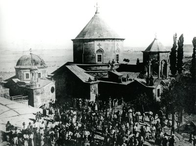 Pilgrimsfärd vid Tomarza-klostret, sydost om Kayseri av Hugo Grothe