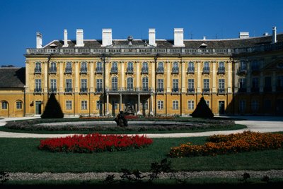 Esterhazy Palace av Hungarian School