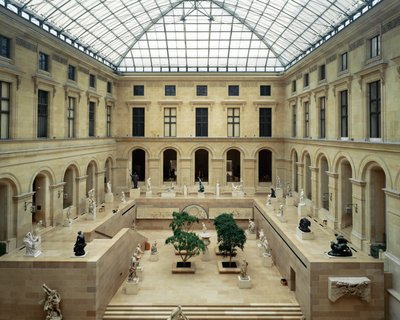 La Cour Puget i Louvre-museet... av Ieoh Ming Pei