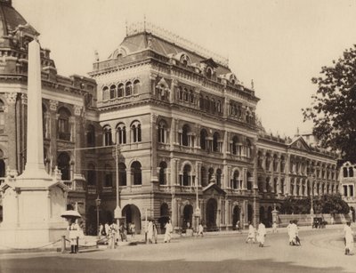 Bengaliska sekretariatet, Writers Buildings, med Holwell Memorial i förgrunden (svartvitt foto) av Indian photographer