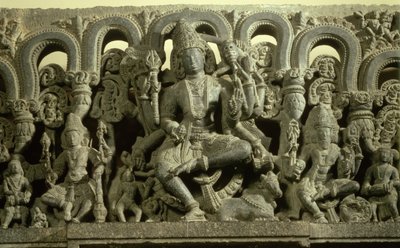 Lintel som skildrar Treenigheten: Siva, Brahma och Vishnu, Warangal, Kakatiya av Indian School