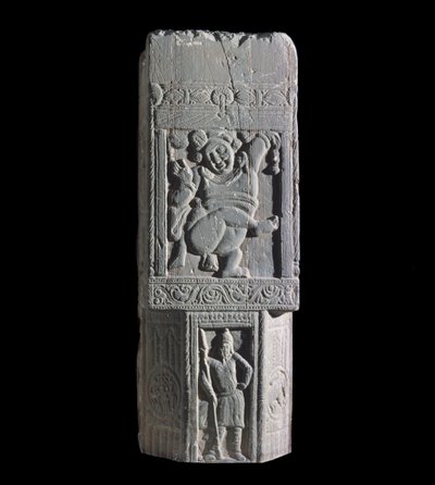 Stupaplatta som visar en dvärg och skytiska figurer, från platsen för Nagarjuna (relief) av Indian School