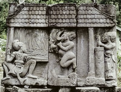 Smedsscen (vulkanisk sten) av Indonesian School