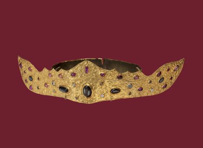 Crown, Klungkung Kingdom (guld och ädelstenar) av Indonesian School