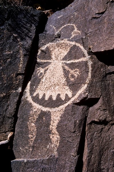 Anasazi petroglyfer, etsningar i väggar i NM. av Ira Block