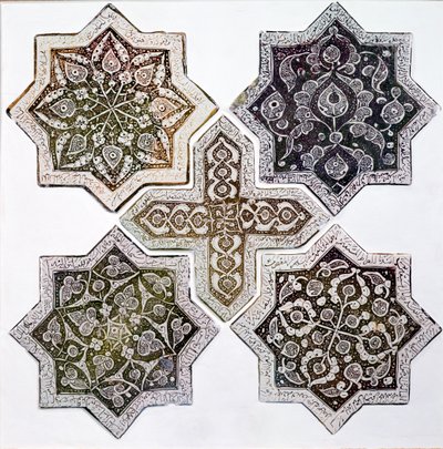 Fem brickor, Kashan, Iran (stenpasta dekorerad i gyllenbrun lyster) av Islamic School