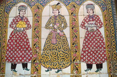 Kakelpanel som illustrerar traditionella dräkter (keramik) av Islamic School