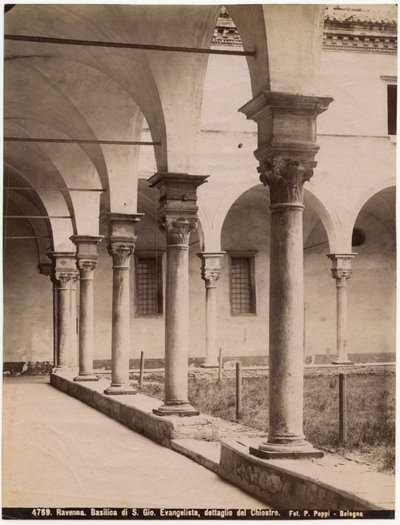 Kloster i Church of St John Evangelist, Ravenna, Emilia-Romagna, Italien, fotografi av Pietro Poppi, Bologna, ca 1900 av Italian Photographer