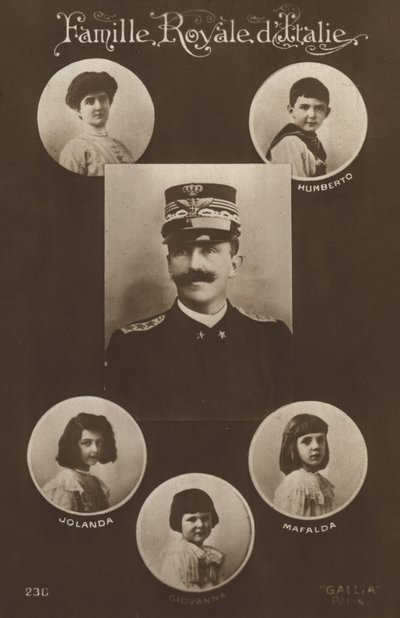 Kung Victor Emmanuel II och hans familj (s/v foto) av Italian Photographer