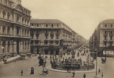 Neapel: Piazza Della Borsa och Rettifilo Corso Umberto I (s/v foto) av Italian Photographer