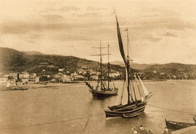 Sanremo, villor och hotell i öster (s/v foto) av Italian Photographer