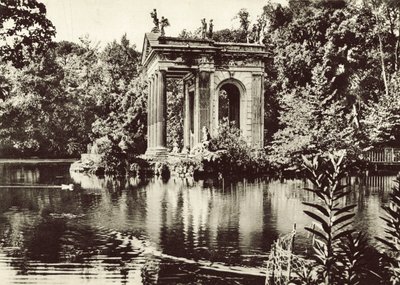 Tempel vid sjön Borghese Villa av Italian Photographer