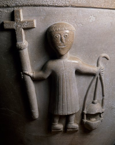 Figur av liturgisk procession, detalj från dopfunt dekorerad i relief, vit kalksten, kyrkan San Geminianus, Vicofertile, Emilia-Romagna, Italien av Italian School