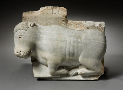 Fragment av ett huvudstad med oxen av Saint Luke, c.1175-1200 av Italian School