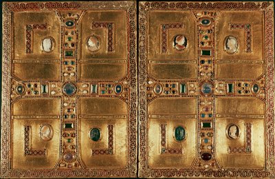 Lombardkonst: Evangelisk av Lombardprinsessan Theodelinde de Baviere (600-talet). Den är täckt med guldplåtar prydda med emalj, ädelstenar som bildar ett latinskt kors. 603. Basilica of San Giovanni Battista a Monza Italien - Lombard konst: Evangelisk bok  av Italian School