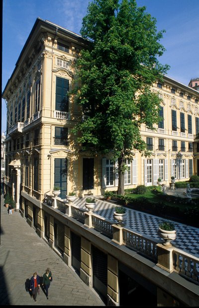 Utsikt över palatset (Palazzo) Bianco (eller Luca Grimaldi-palatset) byggt 1530 och 1540 i Genes (Genova), Italien av Italian School