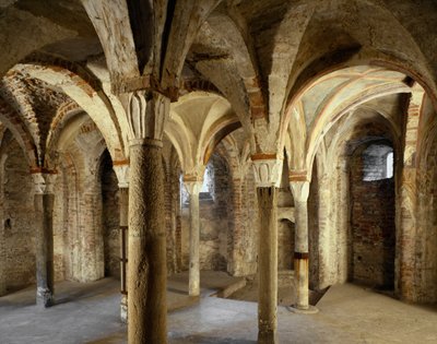 Utsikt över kryptan i kyrkan Sant