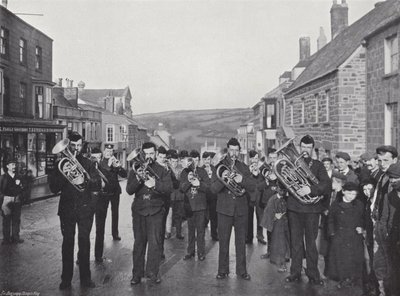 Helston Flora Day, spelar Furry Dance av J. Benjamin Stone