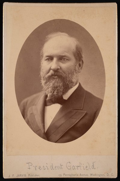 Porträtt av James Abram Garfield 1831-1881, mars 1881. av J F Jarvis