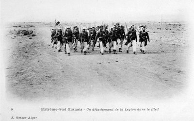 En avdelning av den franska främlingslegionen i Saharaöknen, Algeriet, c1905 av J. Geiser