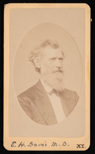 Porträtt av Edwin Hamilton Davis 1811-1888, före 1888. av J Kraft
