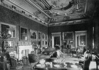 Salongen, Montagu House, 1908. av J Russell and Sons