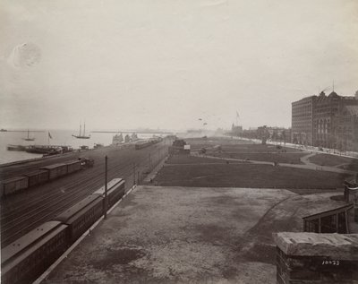 Utsikt söder om Michigan Avenue från västra sidan av Illinois Central Railroad spår, Chicago, ca 1890 av J. W. Taylor