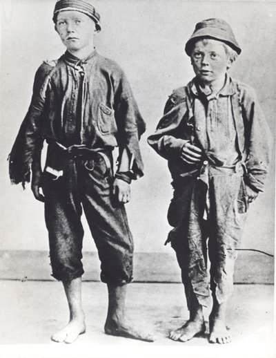 Street Arabs of New York City, ca 1900 (s/v foto) av Jacob August Riis