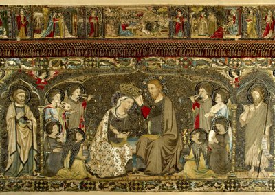 Jungfruns kröning mellan åtta änglar och fjorton heliga (kyrkligt broderi) av Cambi, Jacopo (aktiv ca 1336) av Jacopo Cambi