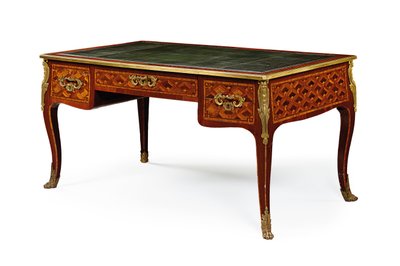 Sent Louis XV byråplattor, tredje kvartalet av 1700-talet (ormolu-monterad tulpan, amarant, läder och parkett) av Jacques (attr. to) Birckle