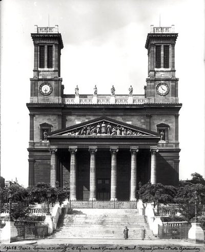 Fasad av kyrkan St. Vincent de Paul, byggd 1824-44 av Jacques Ignace Hittorff