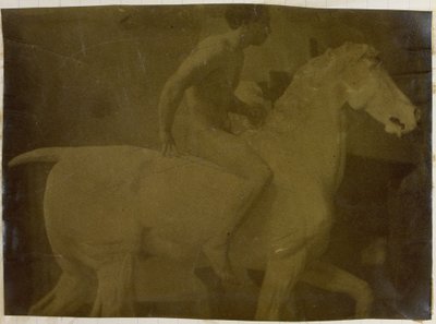 Studie av en manlig nakenmodell, sittande på en gipshäst, i Jacques de Lalaings studio, möjlig förstudie för Equestrian Portrait, Museum of Fine Arts Gent av Jacques Lalaing (attributed to)