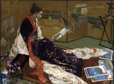 ""Caprice i lila och guld: den gyllene skärmen"" Ung kvinna klädd i japansk stil i kimono, tittar på tryck - (japanism) Målning av James Abbott McNeill Whistler (1834-1903) 1864 Freer Gallery of Art, Washington USA av James Abbott McNeill Whistler